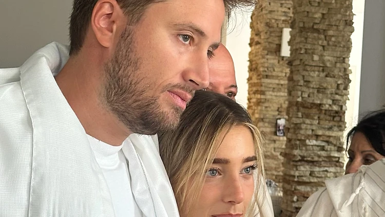 אן זיוי ויניב וייס