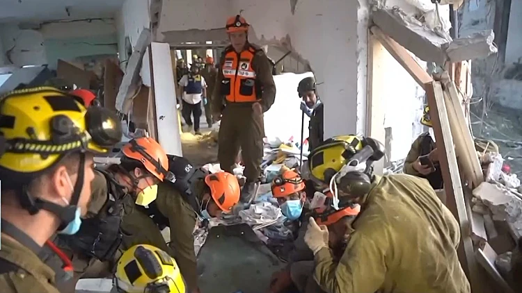 מפגש מתוך ההריסות: "לא מפסיקים לחפש עד שסוגרים מעגל"