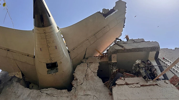 ההתרסקות והשאלות הקשות: מה באמת קרה לדרימליינר?