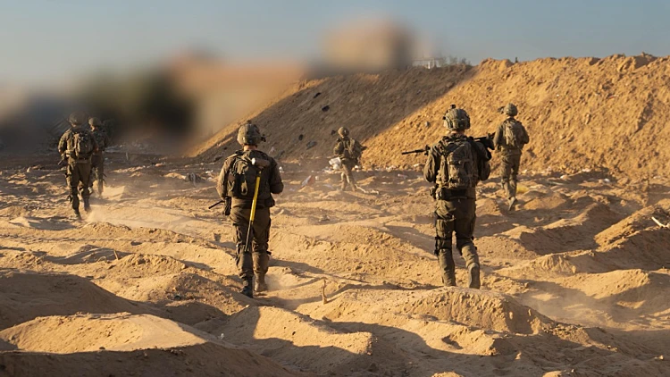 יותר מ-150 מטרות הותקפו בעזה; מחבלים ירו נ"ט לעבר הכוחות וחוסלו