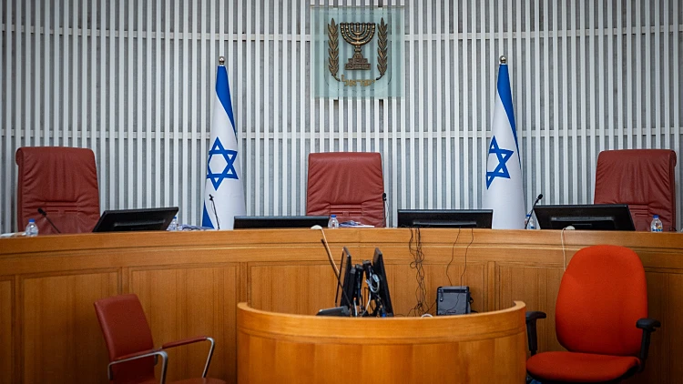 הנשיא עמית: "בניגוד לכותל - בהבימה יש מרחב מוגן לאלפי אנשים"