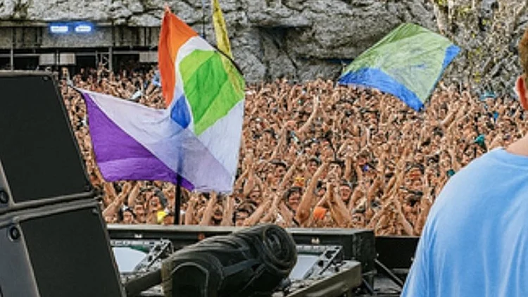 דגל גבעתי בפסטיבל טומורולנד בבלגיה