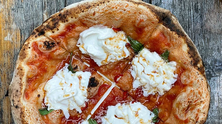 פיצה Not Your Nonna's