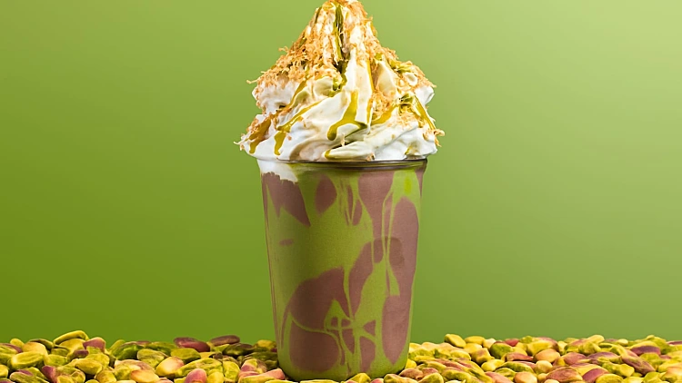 מילקשייק דובאי, מקס ברנר