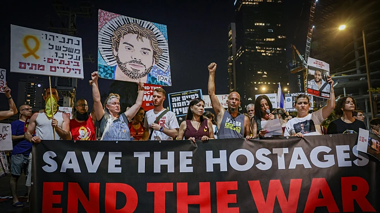 הרוגים בהתהפכות משאית סיוע בעזה; חיל האוויר בגל תקיפות בלבנון