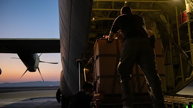 הכנות להצנחת סיוע לרצועת עזה