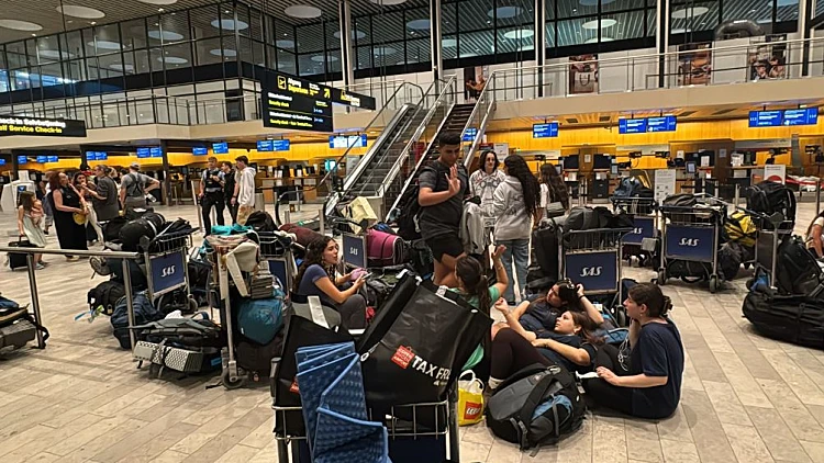 טיסות בוטלו, הנוסעים נתקעו בנתב"ג ובדנמרק - ובחברה לא ענו