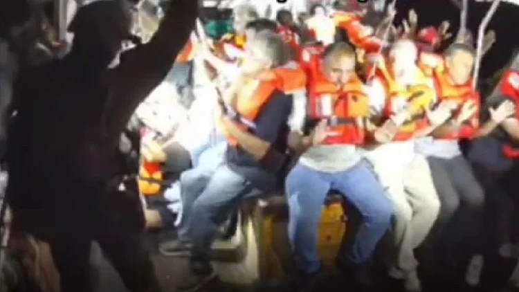 בפעולה לילית: לוחמי צה"ל השתלטו על ספינת המשט "חנדלה"