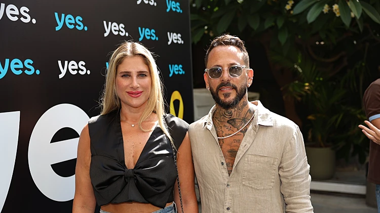 אסי בוזגלו על אשתו עדי: "הדרך שהיא לא מחשבנת זה ניצחון גדול"