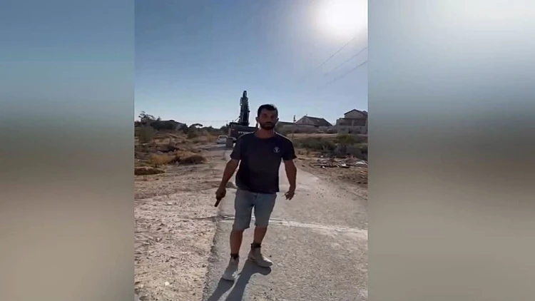 ינון לוי, שתועד יורה למוות בפלסטיני בשטחים, שוחרר למעצר בית