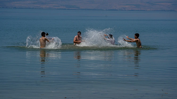 השיא עוד לפנינו: גל חום חריג ברחבי הארץ | התחזית