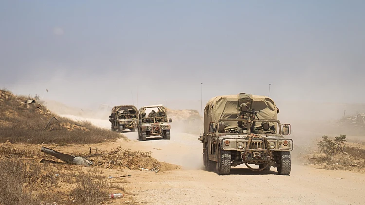 קצין נפצע בינוני בעזה; מזכ"ל חיזבאללה: לא נוותר על הנשק