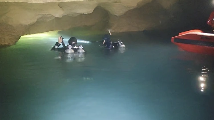 לאחר 5 ימים של חיפושים: הצוללן הנעדר נמצא בחיים במערה תת-ימית