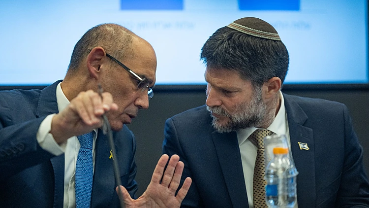 שר האוצר בצלאל סמוטריץ' ונגיד בנק ישראל אמיר ירון