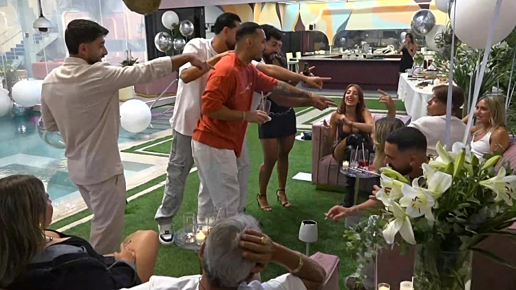 טיימליין "האח הגדול", היום ה-80: מסיבת ט"ו באב בבית