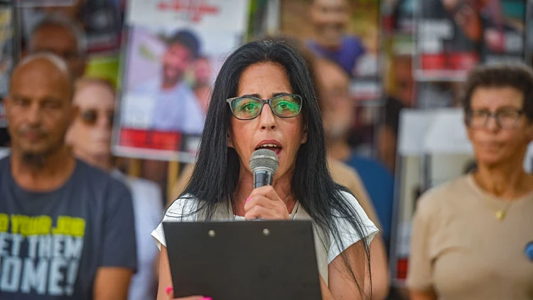 דיווח: קטר השעתה את המו"מ; עינב צנגאוקר: "רועדת מפחד"