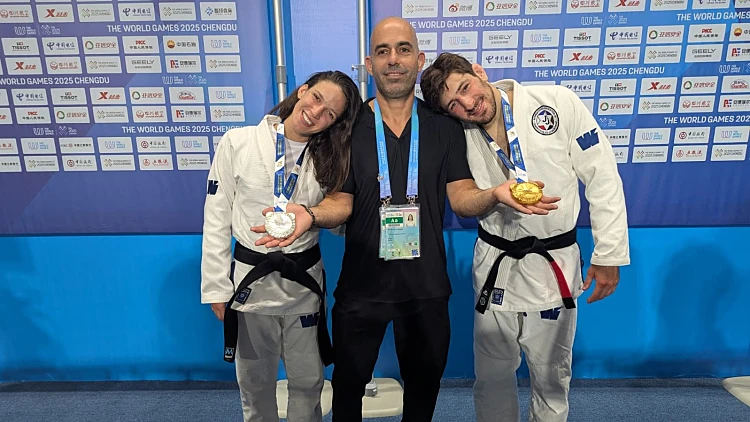 "המדליה מוקדשת לחטופים": זהב וכסף במשחקי העולם בג'ו ג'יטסו