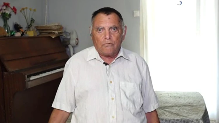 בן ה-71 שהותקף ללא סיבה משחזר: "הוא ראה בי שק חבטות"