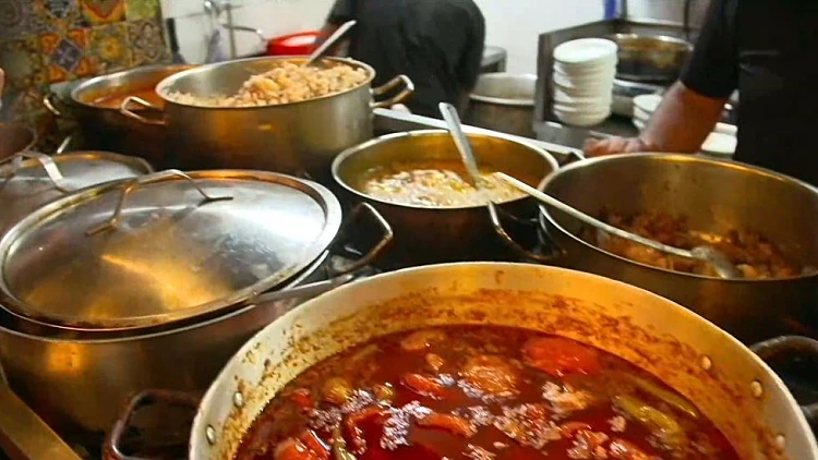 "אין יותר מסעדות פועלים": למה כבר אי אפשר לאכול בפחות מ-100 ש"ח?