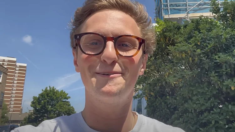 זייף את מותו כדי לקבל החזר כספי על טיסה שבוטלה