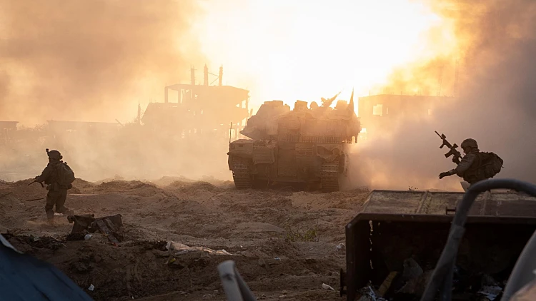 צה"ל: זוהה שיגור לעבר משאיות סיוע; לוחם נפצע בינוני בעזה