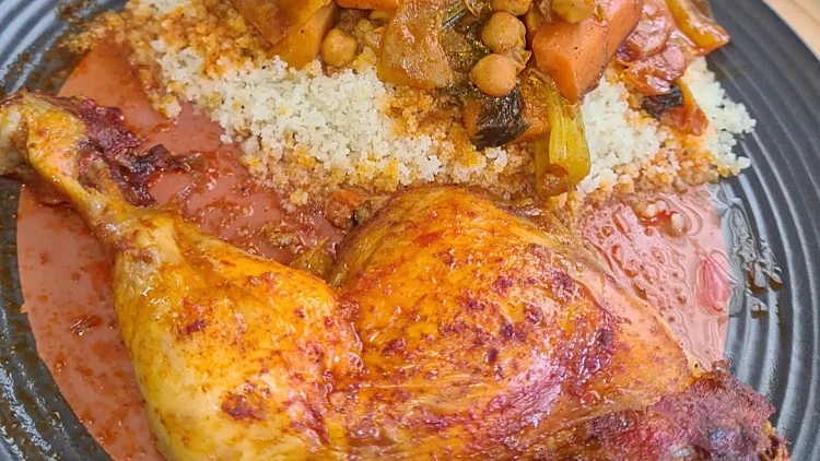 עוף קרדשיאן, אתי אביטל