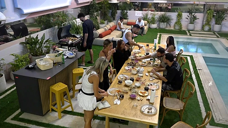 טיימליין ״האח הגדול״, היום ה-94: המסיבה שהסעירה את הבית