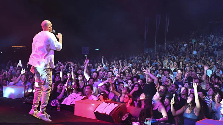 ג'ימבו ג'יי פרץ באנרגיות ונתן הופעה שהשאירה את כולם בעננים