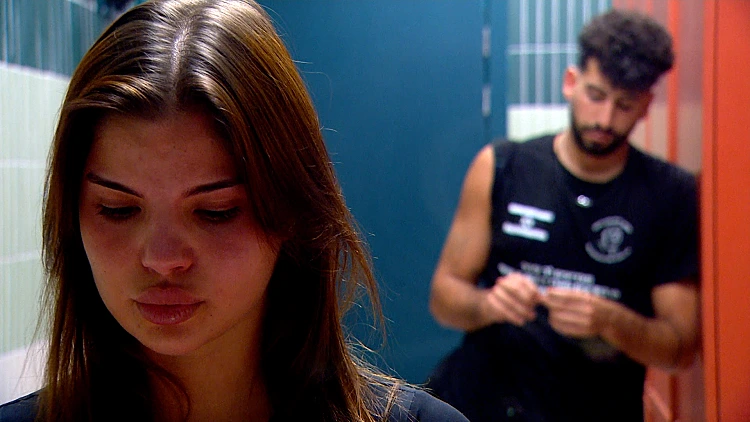 "אני לא רגילה להראות": שירז נשברת מול חן