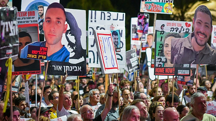 רבבות בעצרת הענק בת"א: "סיימו את הסיוט הזה ותחזירו אותם!"