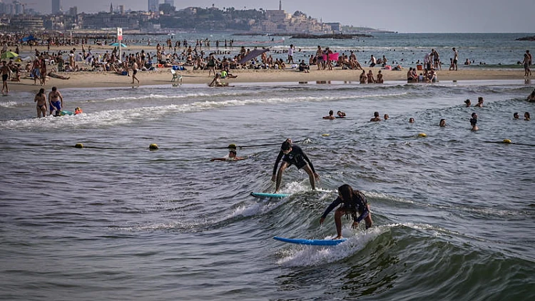 התחזית לשבת: מזג אוויר קיצי ושגרתי לעונה, גלים בים התיכון