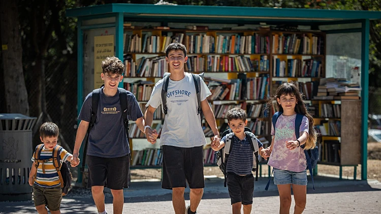 בצל שנה נוספת של מלחמה: 2.5 מיליון תלמידים חזרו לבתי הספר