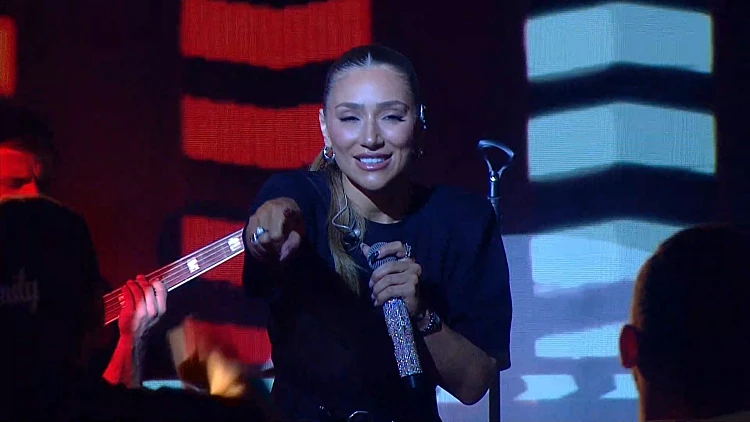 טיימליין "האח הגדול", היום ה-105: מי הזמרת שנכנסה הערב אל הבית? 