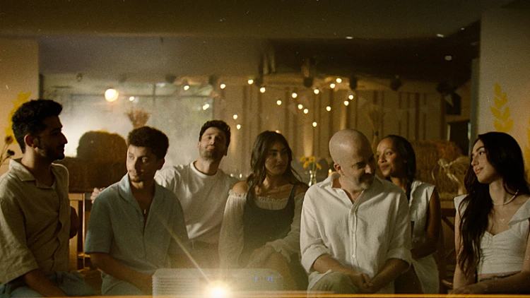 "משהו עוד נשאר": עילי בוטנר נזכר בילדות בקיבוץ