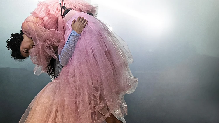 המופע "Dance In Peace 107"