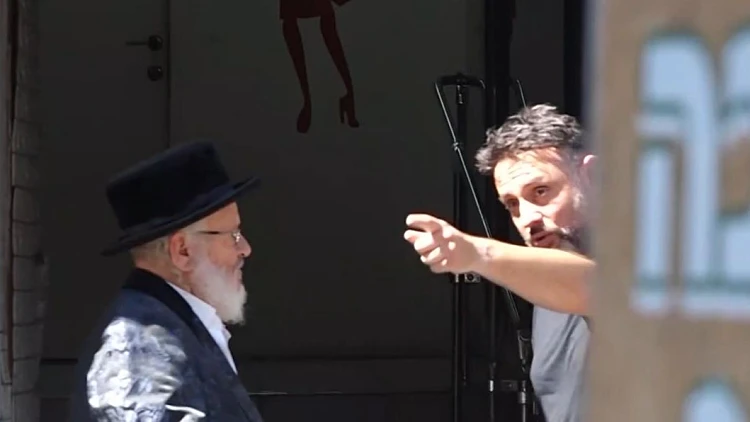 תחקיר: הנוכל שהקים עמותה פיקטיבית ורוקן קופות צדקה
