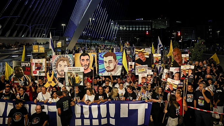 רבבות מחו בי-ם ובת"א: "701 יום זו לא טעות, זו בחירה להפקיר"