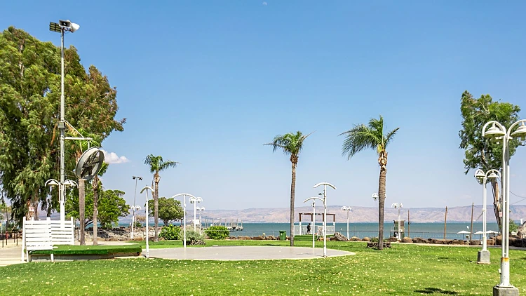 מלון נוף גינוסר על שפת הכנרת