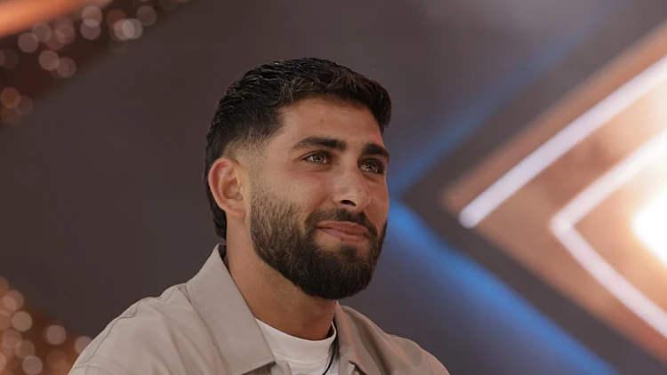 "אנחנו נצא לשתות משהו ביחד": שון בפנייה רומנטית בשידור לאלה לי להב