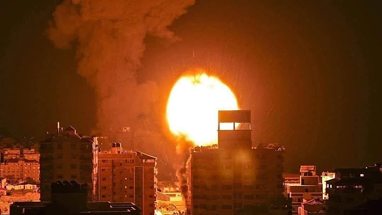 דיווחים ברצועה: תקיפות חריגות של צה"ל, טנקים בעיר עזה