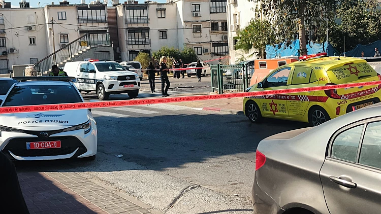 רצח לאור יום: צעירה נורתה למוות ברמלה, אחותה ובנה נפצעו בינוני