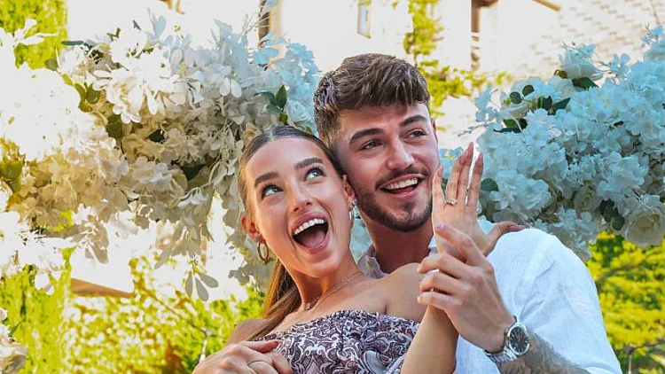 טניה לורן וקווין מיקוומן