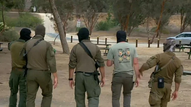 "בין רעש של הפגזות לשקט של מוות": לוחמי גבעתי חוזרים ל-7.10