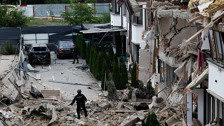 מתקפה על אוקראינה: שוגרו מאות כטב"מים, פולין הזניקה מטוסי קרב