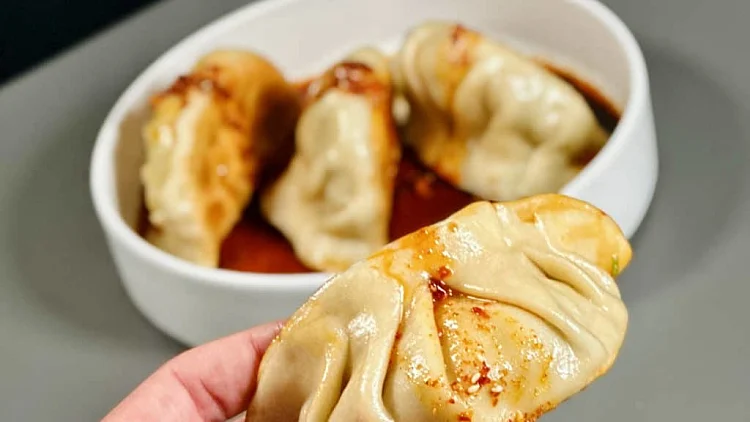 חובה עם הידיים: פינגר פוד אסייתי של שחר ואורן לסוכה קצת אחרת