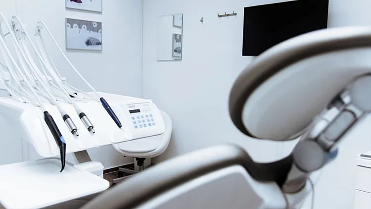 מרפאת שיניים