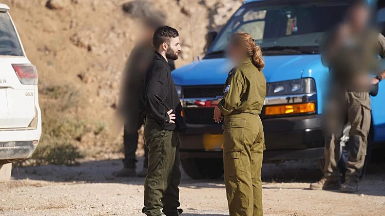 הרעבה קיצונית - מבלי לראות אור יום: העדויות הראשוניות מהשבי