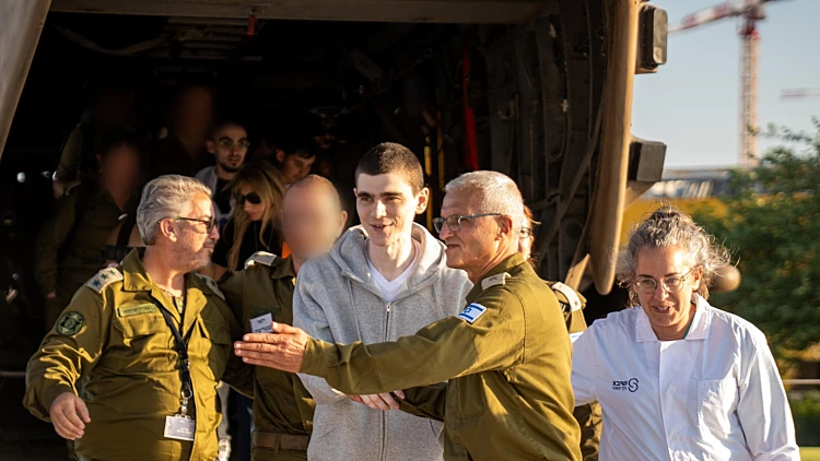 דובר צה"ל אחרי שחרור החטופים החיים: "המשימה לא הושלמה"