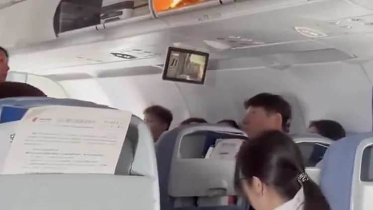 חצי שעה לאחר ההמראה: סוללת ליתיום גרמה לשריפה במטוס