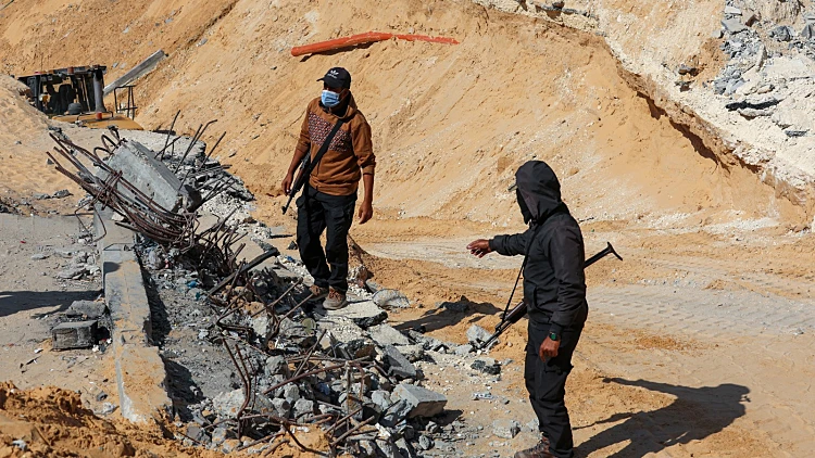 ההערכה בצה"ל: לחמאס יש נגישות למיקומם של לפחות עוד 10 חללים